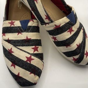 Tom’s Natural Canvas Patriotic Flats.